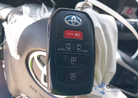 2021 Toyota Sienna Le z USA, uszkodzony, nr VIN 5TDKSKFC4MS004345